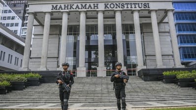 Jalur Legal Menggembosi Independensi Mahkamah Konstitusi Jalur Legal Menggembosi Independensi Mahkamah Konstitusi