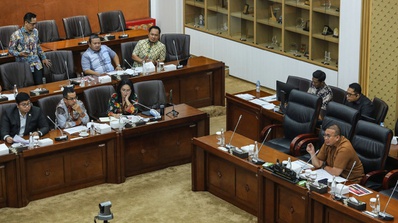 Anggota DPR Singgung Ijazah Guru Besar UGM di Rapat RUU BUMN
