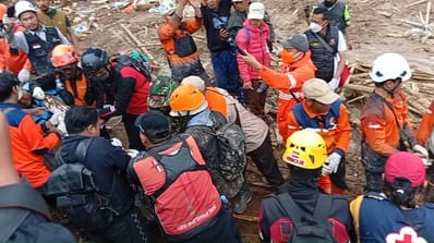 Jumlah Korban Longsor Cisarua Hari Ke-3: 65 Orang Masih Hilang Jumlah Korban Longsor Cisarua Hari Ke-3: 65 Orang Masih Hilang