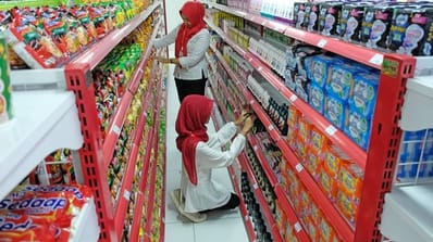 Kopdes Merah Putih Hadir Memperkuat Ekonomi Desa, Bukan Menggeser Warung Rakyat Kopdes Merah Putih Hadir Memperkuat Ekonomi Desa, Bukan Menggeser Warung Rakyat