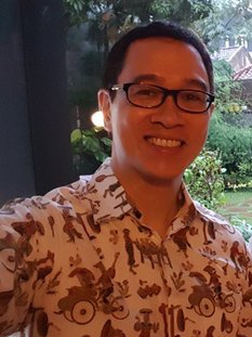 Henry Manampiring