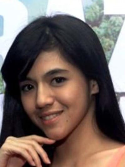Putri Una
