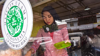 PENGEMBANGAN PARIWISATA HALAL RIAU