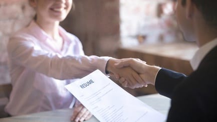 Tips Kelola Rasa Gelisah Usai Wawancara Kerja