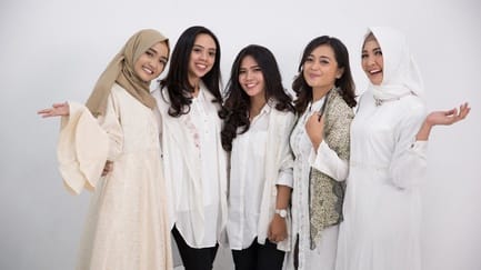 7 Ide Seragam Pernikahan Keluarga Muslim