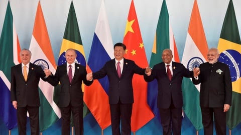 Menakar Untung Rugi Bila Indonesia Gabung Jadi Anggota BRICS