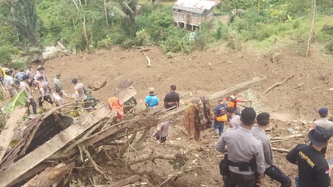 20 Orang Meninggal Akibat Bencana Tanah Longsor di Tana Toraja