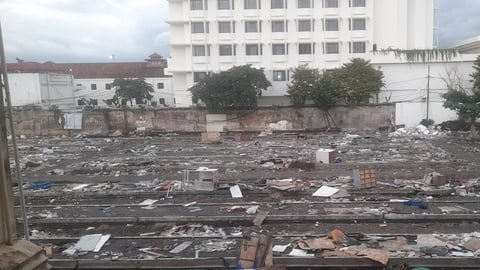 Aroma Tak Sedap Merebak di Area Bekas Gusuran Teras Malioboro 2