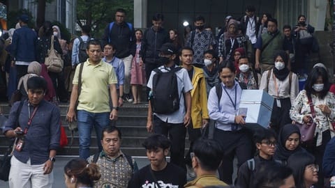 Sudah Amankah Buruh Usai Adanya UU Pelindungan Ketenagakerjaan?