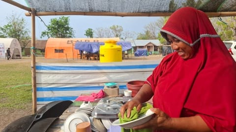 Mimpi Hamida di Balik Tenda Darurat NTT: Dagang Lagi demi Anak