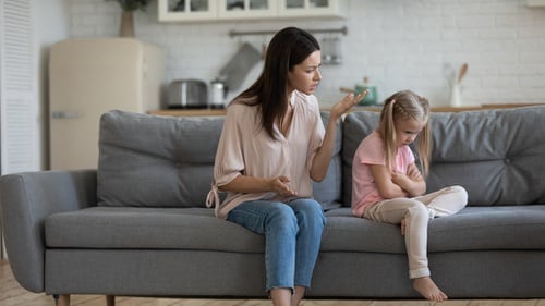 12 Cara Memperbaiki Mental Anak yang Sering Dimarahi