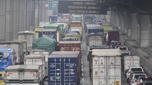 Menhub Pastikan Tak Revisi Larangan Truk Melintas Tol saat Mudik