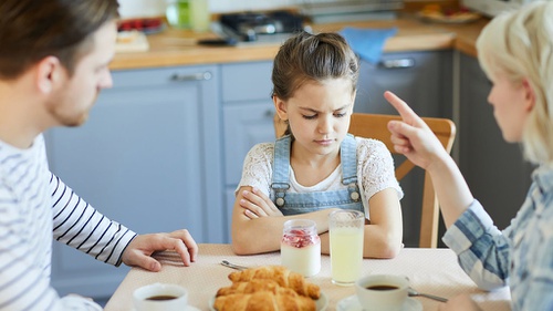 8 Tips Menerapkan Pola Asuh Anak Usia Dini yang Baik