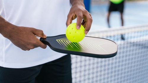 Cara Bermain Olahraga Pickleball yang Benar, 2 atau 4 Orang?