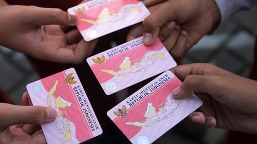 Langkah ceria anak Pontianak bersama Peci Haji
