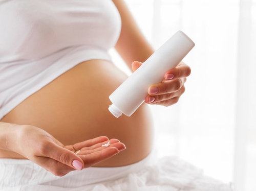 11 Rekomendasi Skincare yang Aman untuk Ibu Hamil