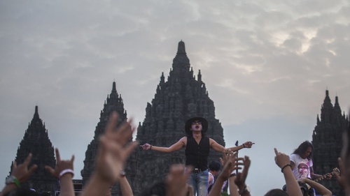 Bolehkah Menggelar Konser Dream Theater Di Candi Prambanan