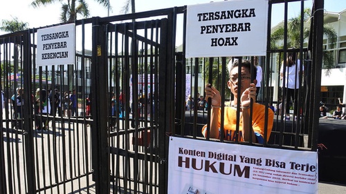 Paling Inspiratif Kontroversi Carefour Dengan Atribut Natal Dengan Fpi