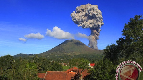 Download 7000 Koleksi Gambar Gunung Lokon Paling Baru 