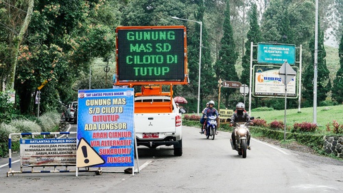 Longsor Puncak Pass Cianjur Jalur Dialihkan Ke Sukabumi