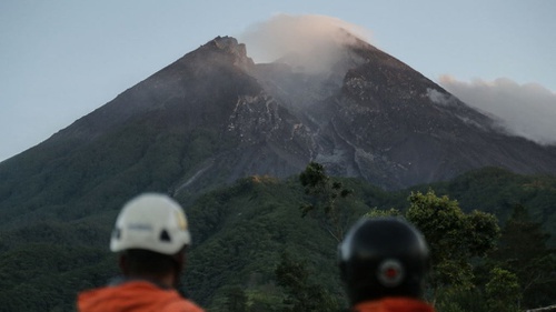 Unduh 450 Koleksi Gambar Gunung Merapi Meletus Paling Baru HD