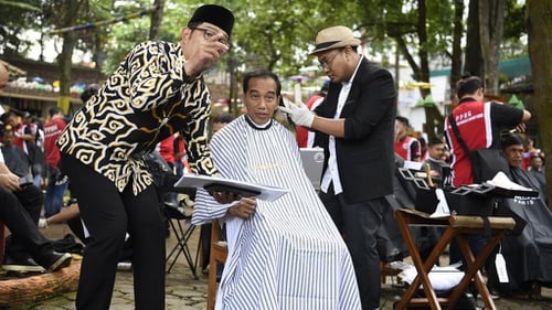  Tempat  Potong Rambut  Yang Bagus Di  Jakarta  Model Rambut  