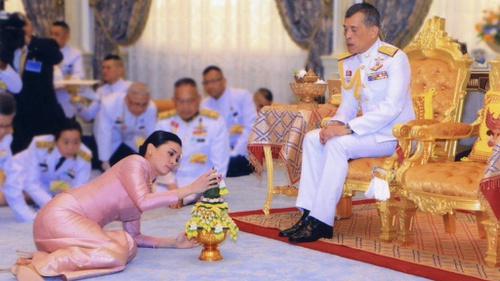 Suthida Kepala Pengawal Istana Yang Jadi Ratu Thailand Tirto Id