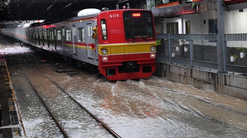 Daftar Jalur Krl Commuter Line Yang Terhambat Akibat Banjir Tirto Id
