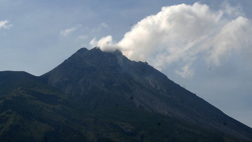 Status Gunung Merapi Info Terkini Selama Hari Ini 4 Desember 2020 Tirto Id Indeks berita terkini dan terbaru hari ini dari peristiwa, kecelakaan, kriminal, hukum, berita unik, politik, dan liputan khusus di indonesia dan internasional. tirto id