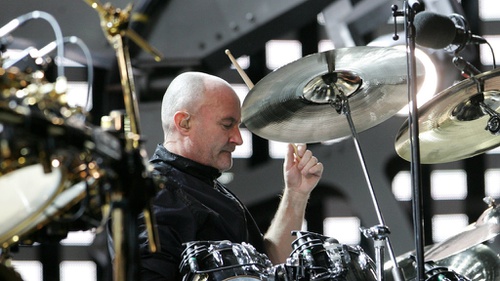Phil Collins Awalnya Emoh Jadi Vokalis, Lalu Peter Gabriel Cabut