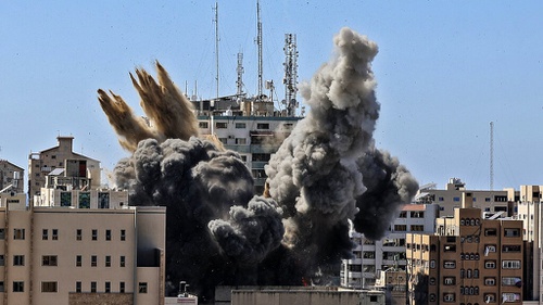 Kantor Al Jazeera Ap Di Gaza Hancur Dalam Serangan Bom Israel Tirto Id Kantor Al Jazeera Ap Di Gaza Hancur Dalam Serangan Bom Israel Tirto Id