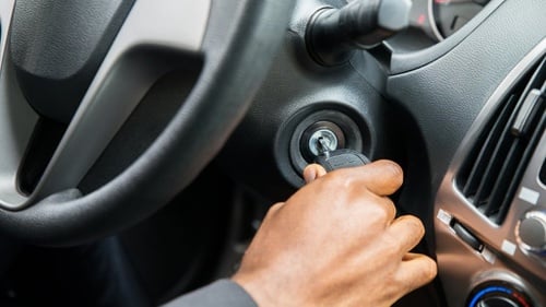 4 Cara Mematikan Mobil Matic dengan Kunci maupun Keyless