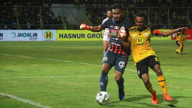 Shopee Liga 1 Kompetisi Sepak Bola Profesional Indonesia