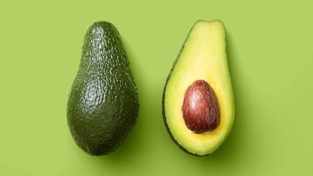 Manfaat Buah Alpukat untuk Wanita & Pria Beserta Efek Sampingnya