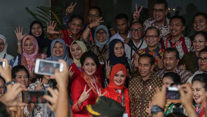 Emak-Emak Vs Ibu Bangsa, Mengapa Istilah Jadi Masalah?