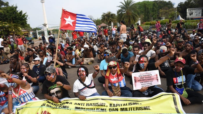 Puluhan mahasiswa asal Papua menggelar aksi di depan Istana Negara, Jakarta, Rabu (28/8/2019). tirto.id/Andrey Gromico