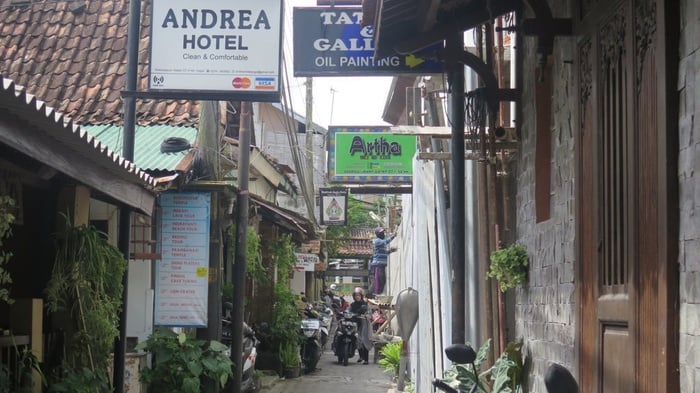 Suasana kawasan penginapan di Jalan Sosrowijayan Wetan Kota Yogyakarta, Selasa (10/3/2020). tirto.id/Irwan A. Syambudi