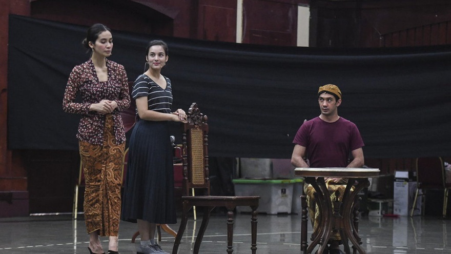 Sinopsis Film Guru Bangsa Tjokroaminoto Dibintangi Reza Rahardian Tirto Id