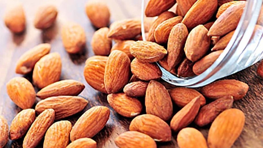 kacang almond sumber protein dan lemak sehat