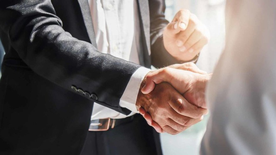 Cara Lain Bersalaman Dengan Orang Agar Terhindar Coronavirus