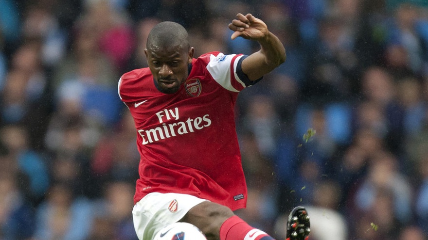 Saat Keislaman Abou Diaby Diuji Di Arsenal Dan Eropa [ 495 x 880 Pixel ]