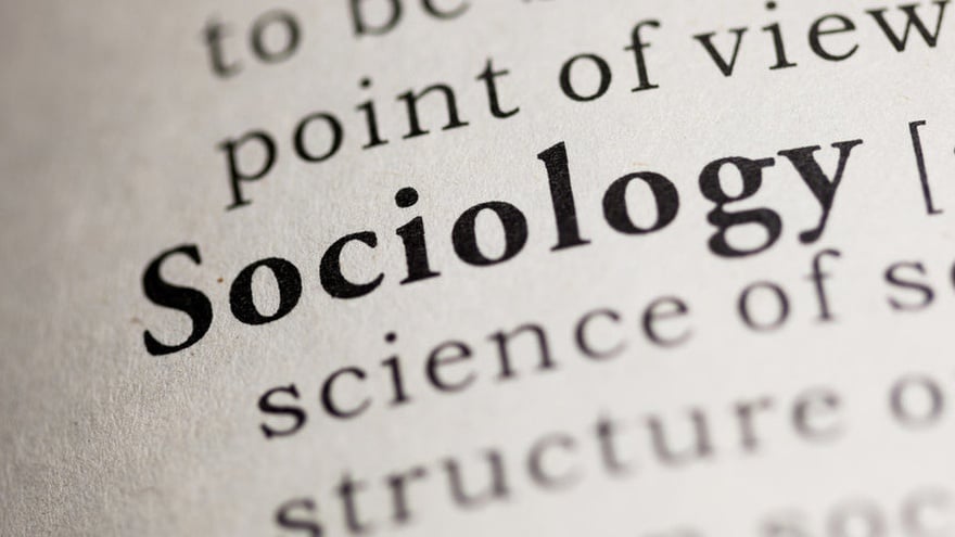 Sosiologi adalah ilmu yang mempelajari struktur sosial, proses sosial, dan perubahan sosial. definisi ini dikemukakan oleh….