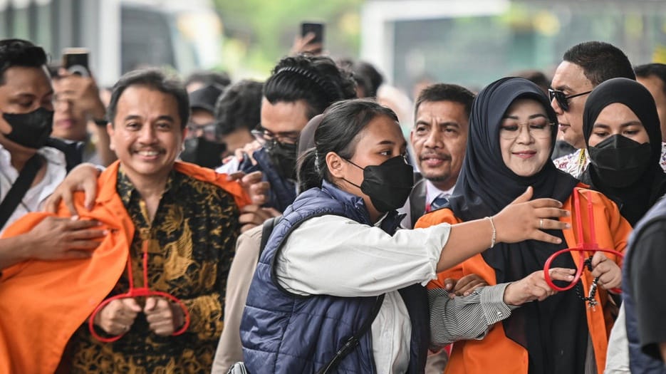 Roy Suryo dan Dokter Tifa Tak Ditahan usai Dilimpahkan ke Kejari