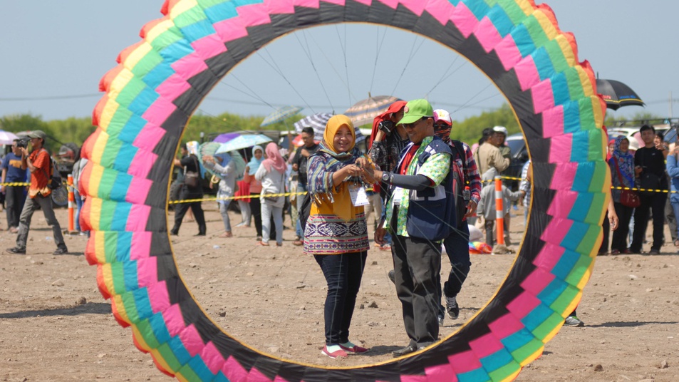 Semarak Festival Layang Layang