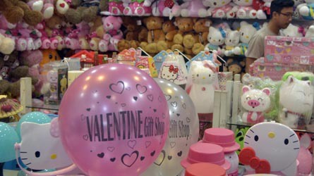 Alasan Kenapa Valentine Identik dengan Warna Pink