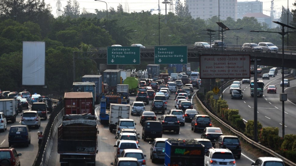 Polisi Kaji Geser Waktu Penggunaan Bahu Jalan Tol saat Ramadhan