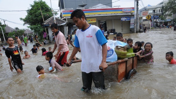 Banjir Melanda, Waspadai Penyakit Leptospirosis