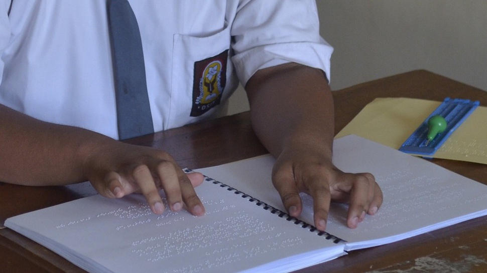 Tanpa Braille, Peserta UN Tuna Netra Dipaksa Berimajinasi