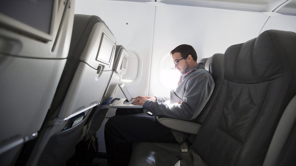 WiFi dan Makanan Sama-Sama Dibutuhkan Saat Penerbangan
