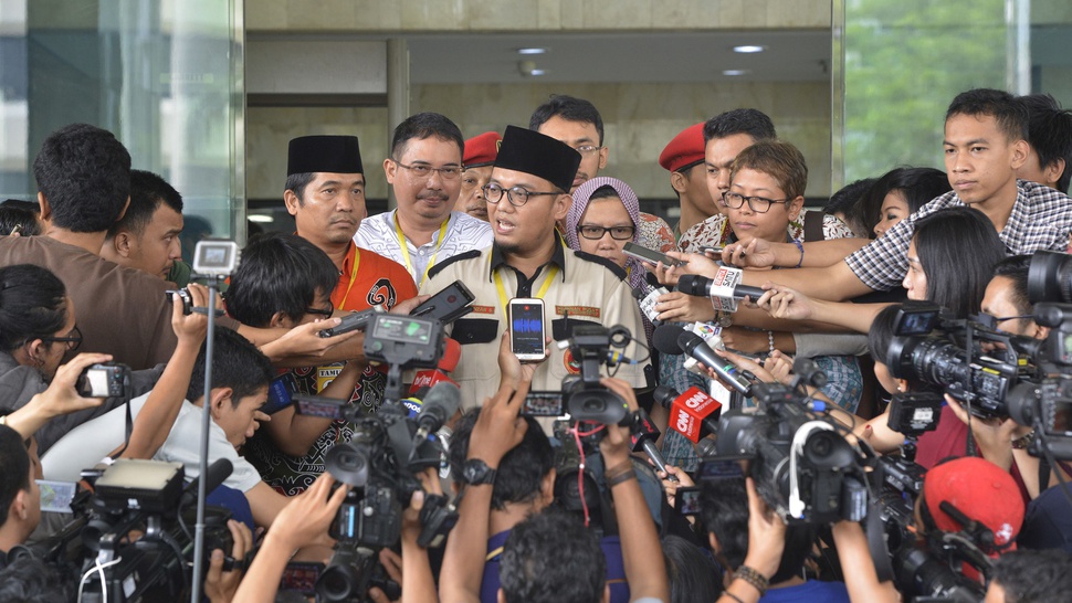 Kasus Ratna Sarumpaet: Jubir Prabowo-Sandi Penuhi Panggilan Polisi